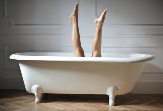 BATHTUB MASTURBATION 101: HOW TO MASTURBATE IN THE BATHTUB