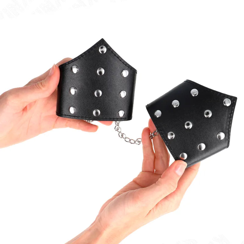 Bracelets BDSM cuir véritable ajustables élégants