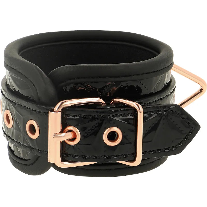 Menottes BDSM cuir vegan confort peau sensible