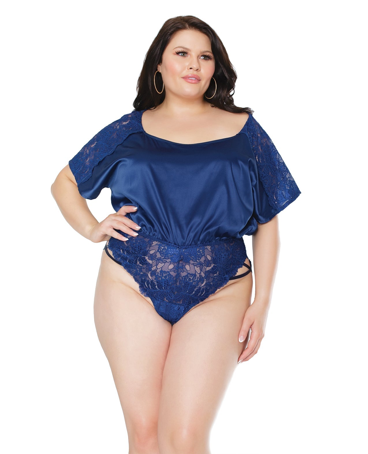 Combinaison à épaules dénudées en satin extensible et dentelle extensible festonnée Bleu marine OS/XL