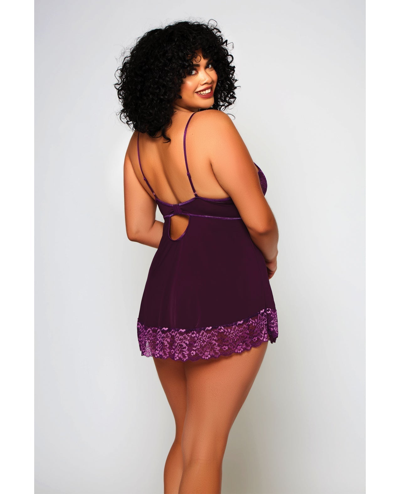 Nuisette et string en dentelle et microfibre teints en croix Violet 3X